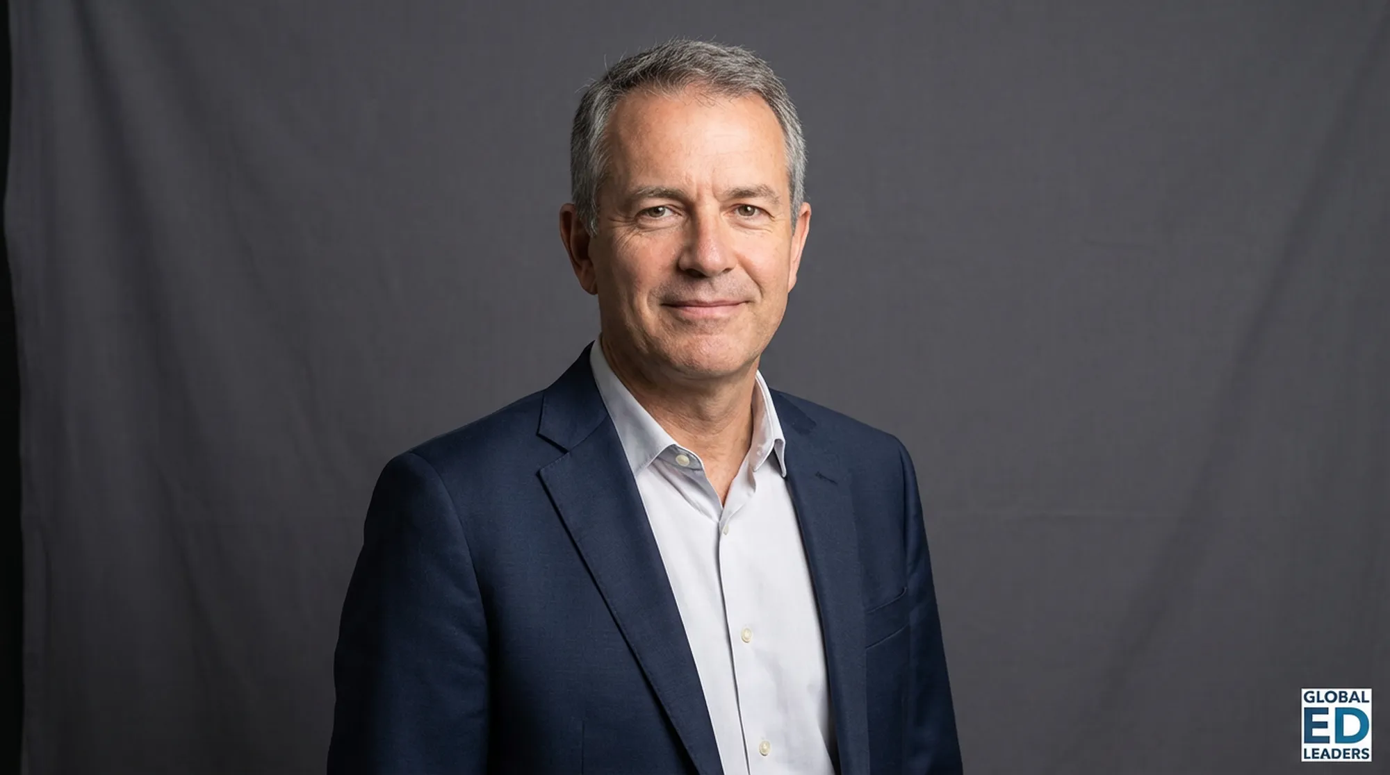 Portret Jamesa Okonkwo, doradca metodyczny ds. danych ubezpieczeniowych